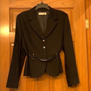 Classic Tahari 2 piece skirt suit with Belt